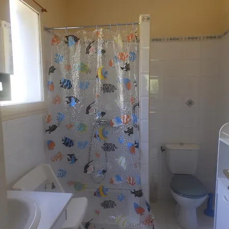 Tranquille كاسْتْرْ